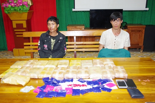 Điện Biên: Bắt giữ hai đối tượng vận chuyển 120 nghìn viên ma túy tổng hợp